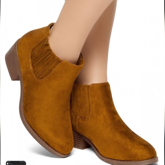 BRAND NEW SHOELAND ARLO- LOW STACKED HEEL ALMOND TOE CASUAL ANKLE BOOTIES - Picture 15 of 15